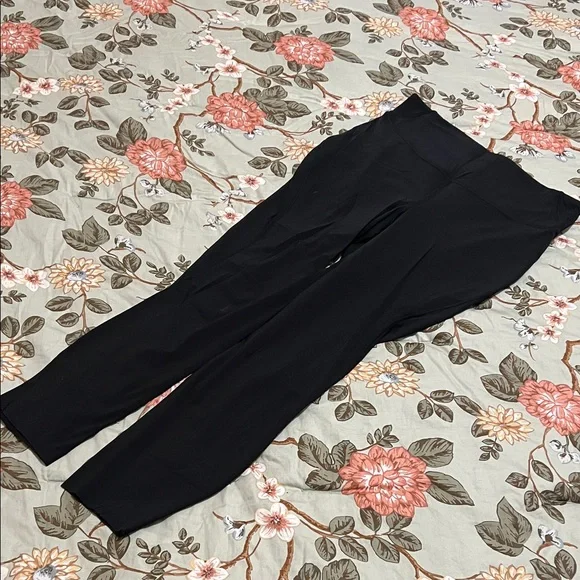 Lululemon Base Pace High-Rise Tight 25"
Black - Picture 2 of 5